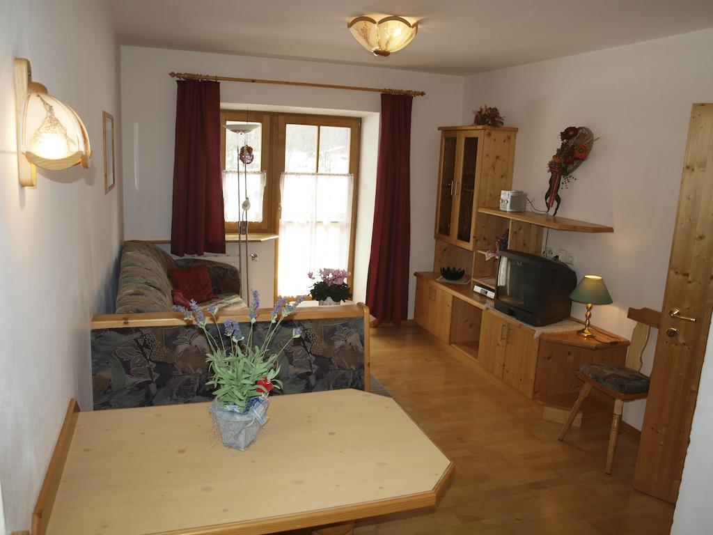 Urblhof Apartment Leutasch Room photo